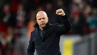 利物浦逆转纽卡斯尔联，英超积分榜形势再度改写(利物浦与纽卡斯尔经典一战)